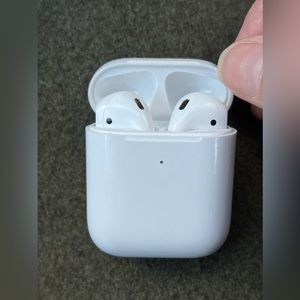 AirPods